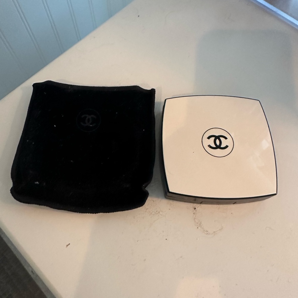 Full case of Chanel Les Beiges healthy glow sheer powder  #B20